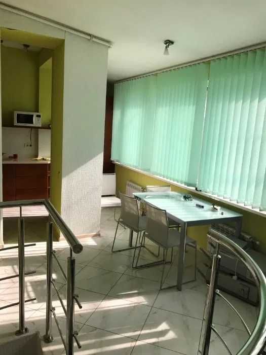 Аренда 3-кімнатної квартири (  м.Наукова  ) - 21000 гр