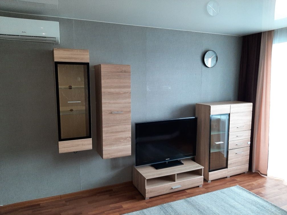 1 комнатная Победа своя долгосрочная.