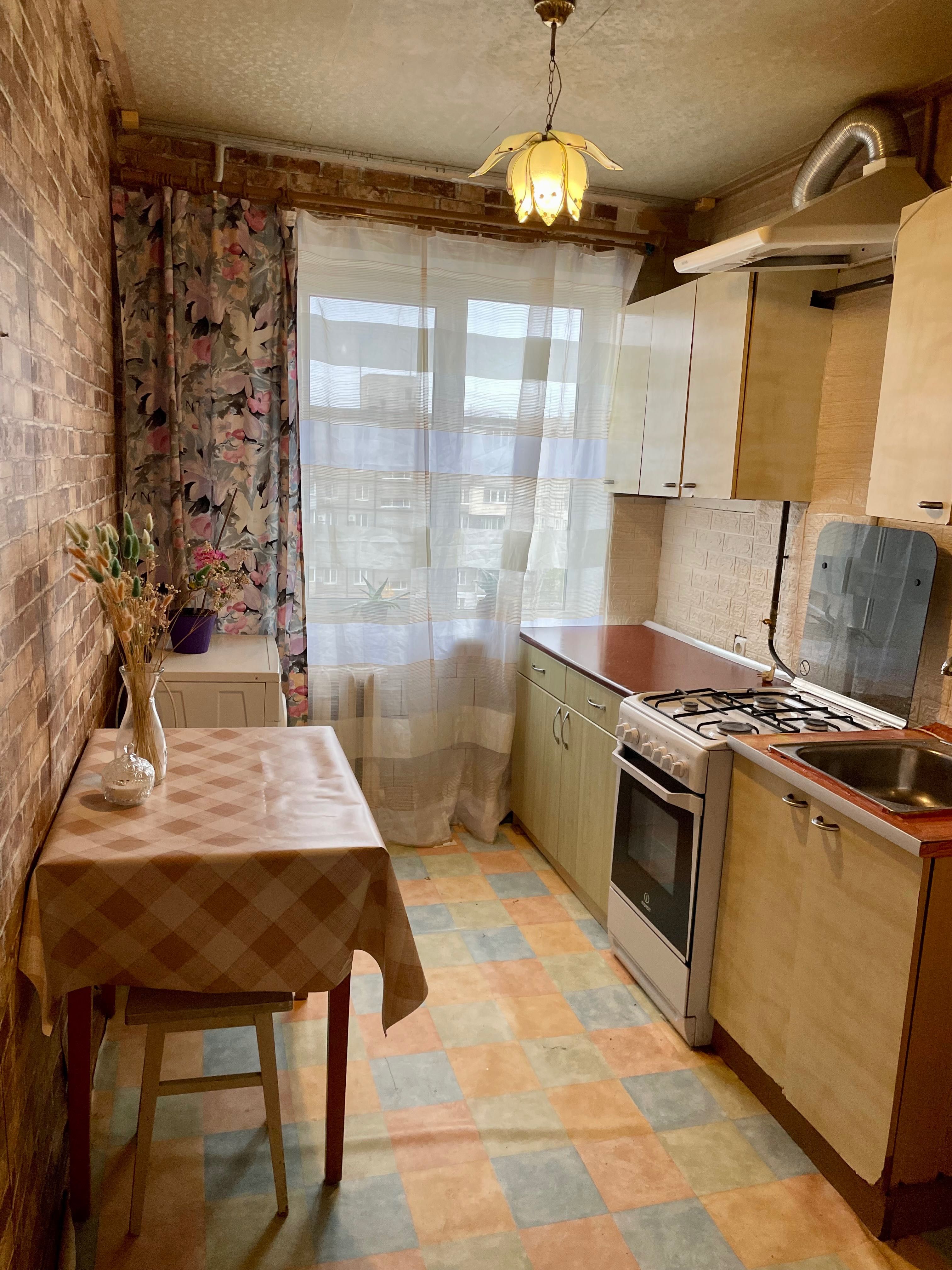 Здається 2-х кімнатна квартира ж/м Перемога -4