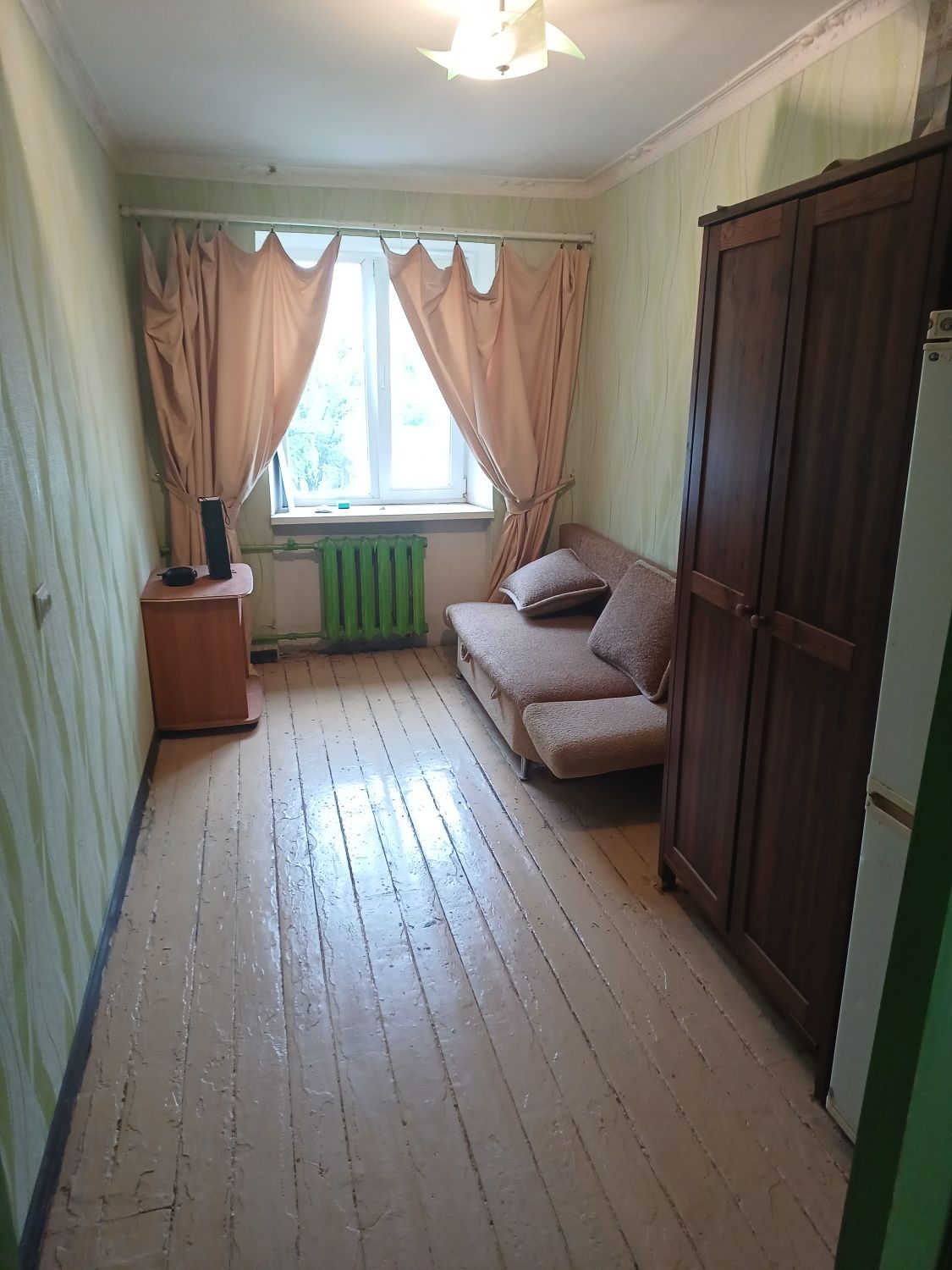 Сдам Гостінку(кухня,ванна,туалет,-загальні на 6 кімнат)м.23 Серпня