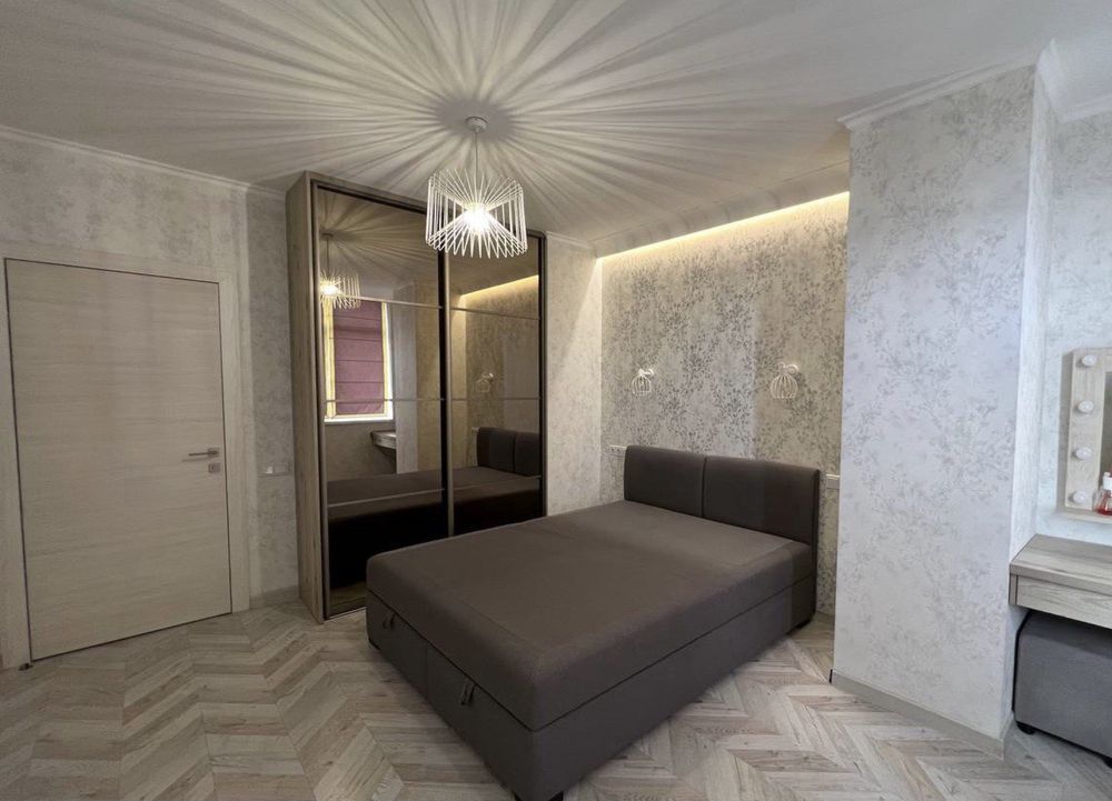 Довготривала оренда 2к квартири на вул. Олександрівська ЖК Gloria Park