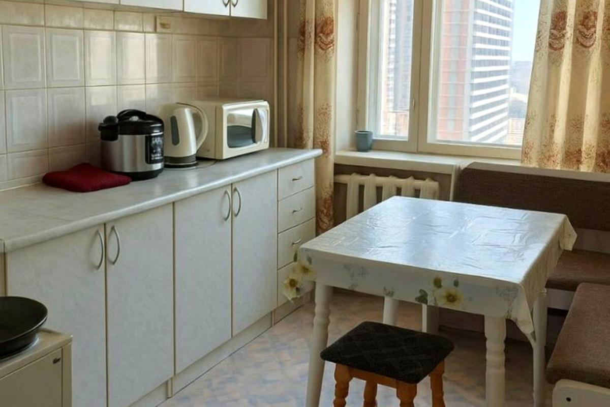 3-кімн. квартира, Стадіонна вул., 6а, Київ