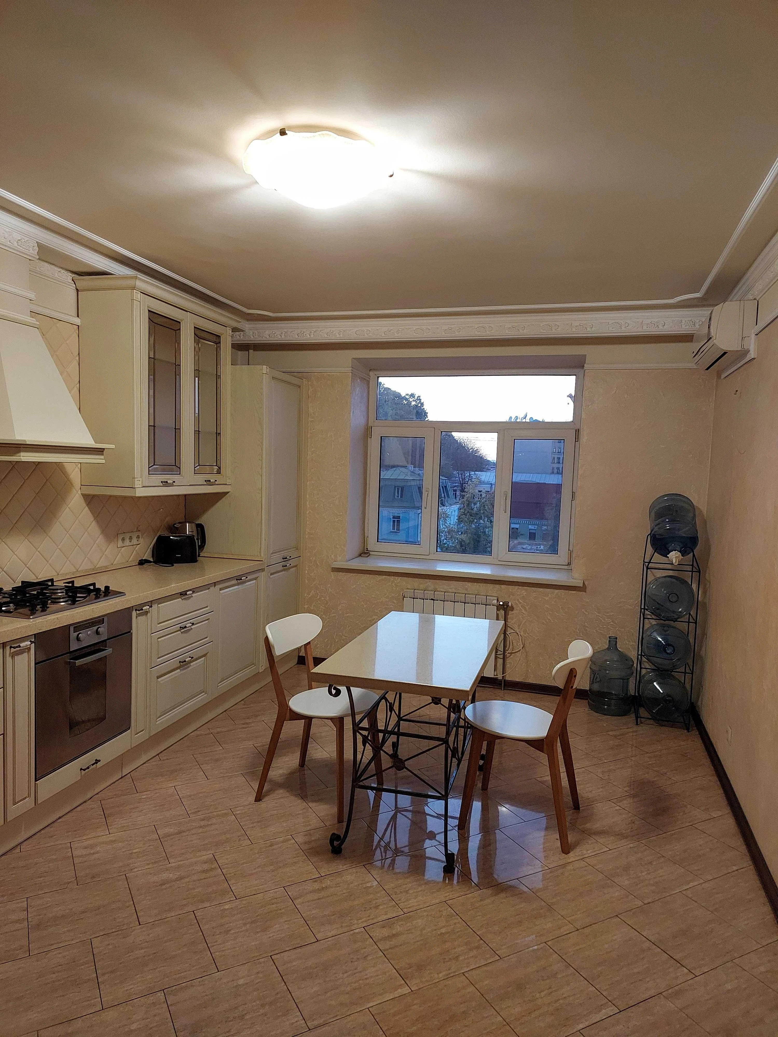 Поділ, Ярославський пер.7-9, 4к квартира в новому будинку 1400 у.о. - фото 1