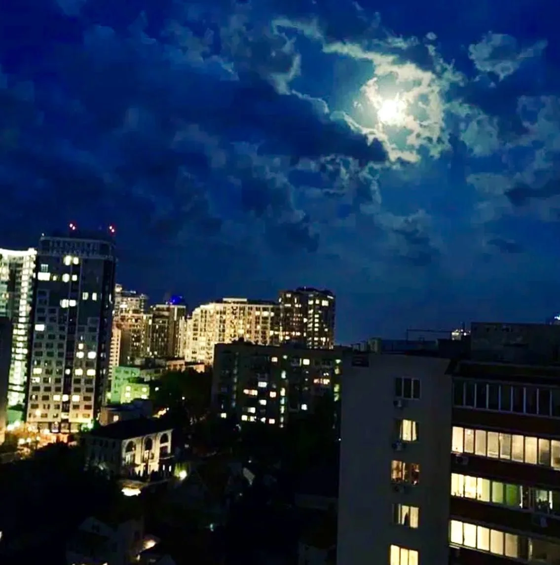 Здам двухрівневу квартиру довгостроково в Аркадії від власника