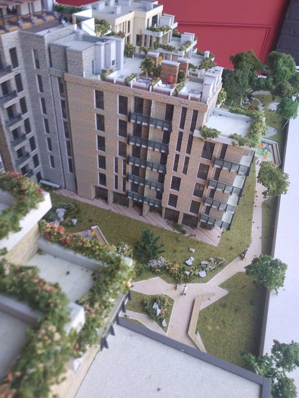 Сдам студия жк пространства неделена новая с дорогой мебелью техникой