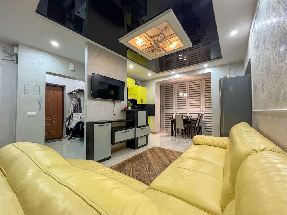 !БЕЗ КОМІСІЇ 3-кімнатна квартира з терасами у ближньому  центрі Львова