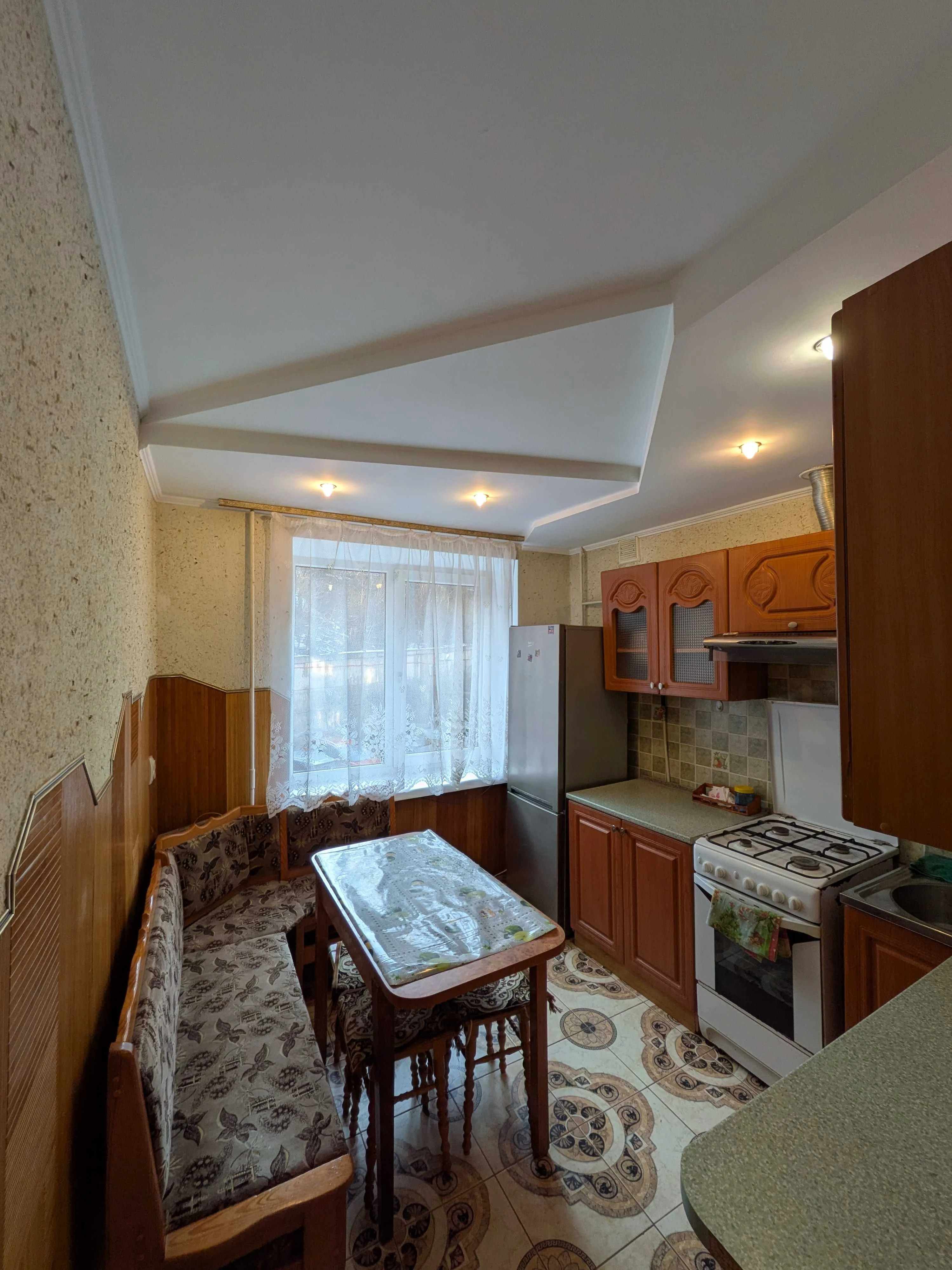 Оренда 1 кімнатної квартири вул Пасічна (2 поверх)