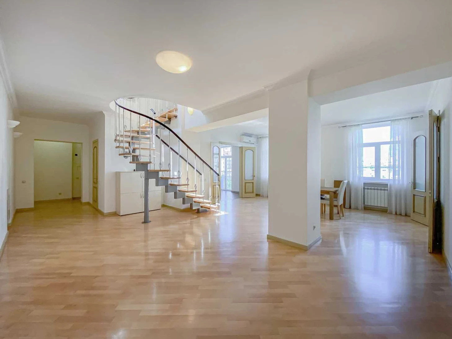 Оренда 5к квартири в Києві, Чикаленка вул., 1-3/5 Без комісії - фото 1