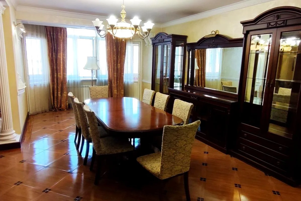 4-кімн. квартира, Введенська вул., 29/58, Київ