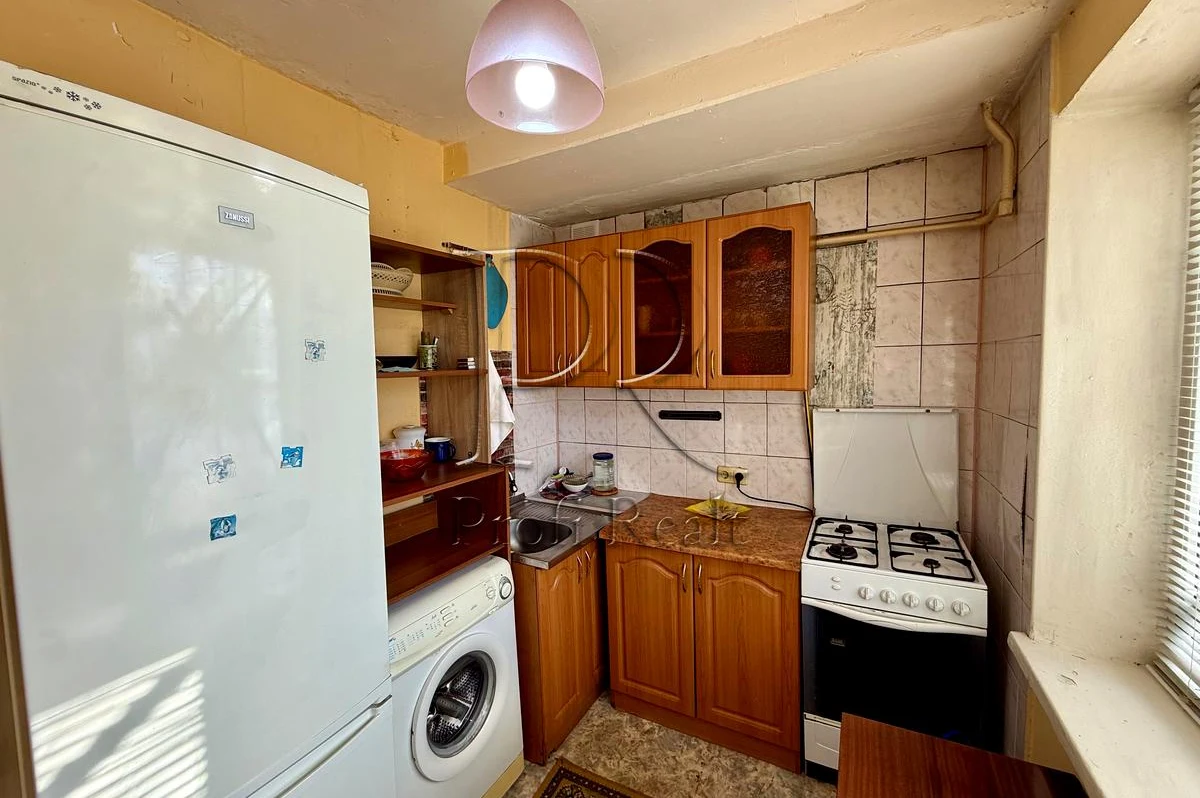 2-кімн. квартира, Ірини Бекешкіної вул. (Генерала Карбишева), 22, Київ